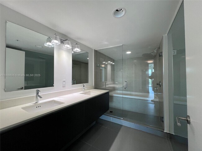 Building Photo - 6620 Indian Creek Dr