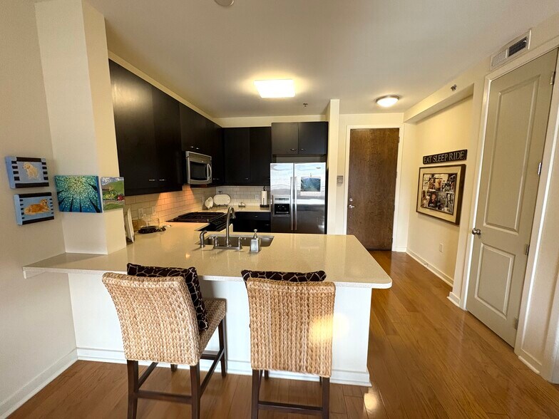 Building Photo - 200 Manufacturers Rd