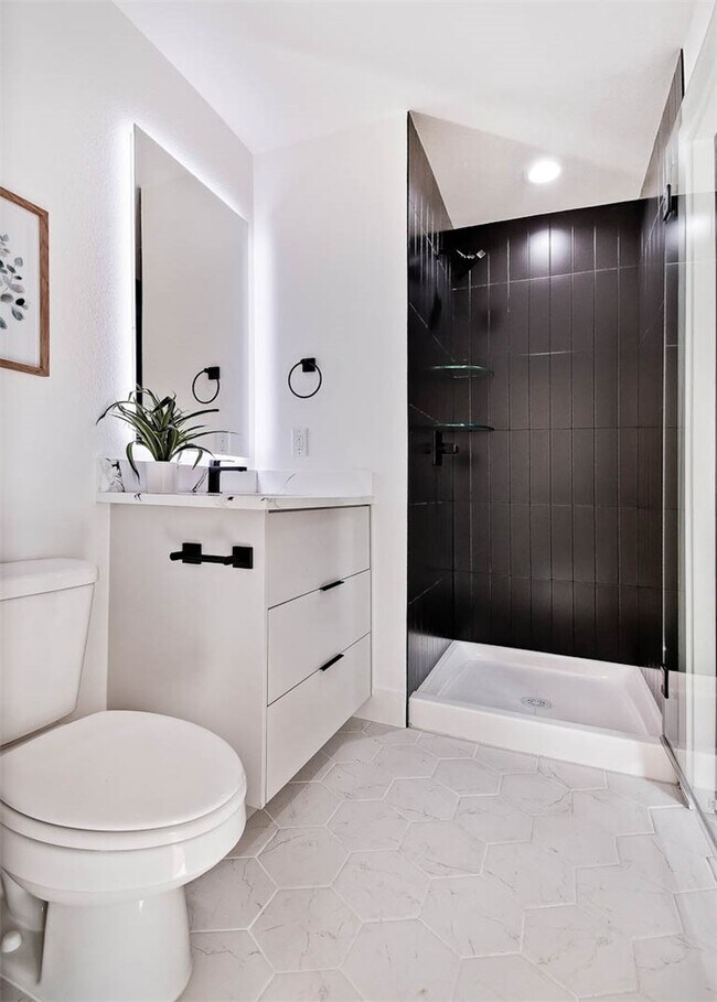 Building Photo - 214 NW 9th St