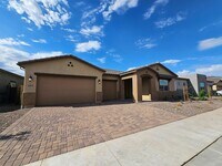 Building Photo - Wonderful new build with family fun amenities