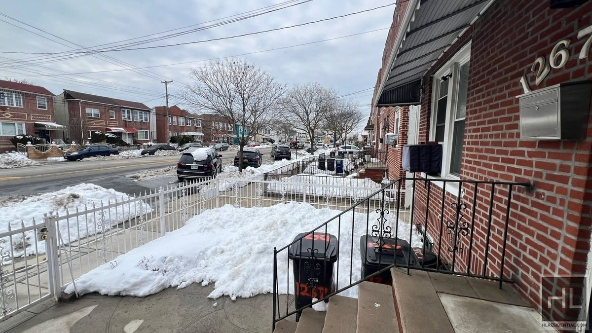 Building Photo - 1269 Remsen Ave