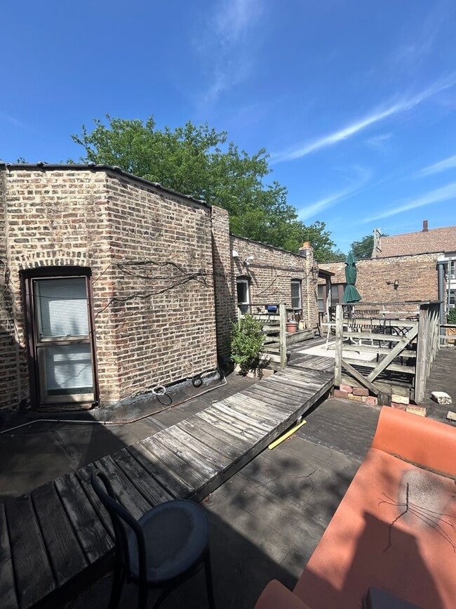 Building Photo - 4157 N. Damen-#2