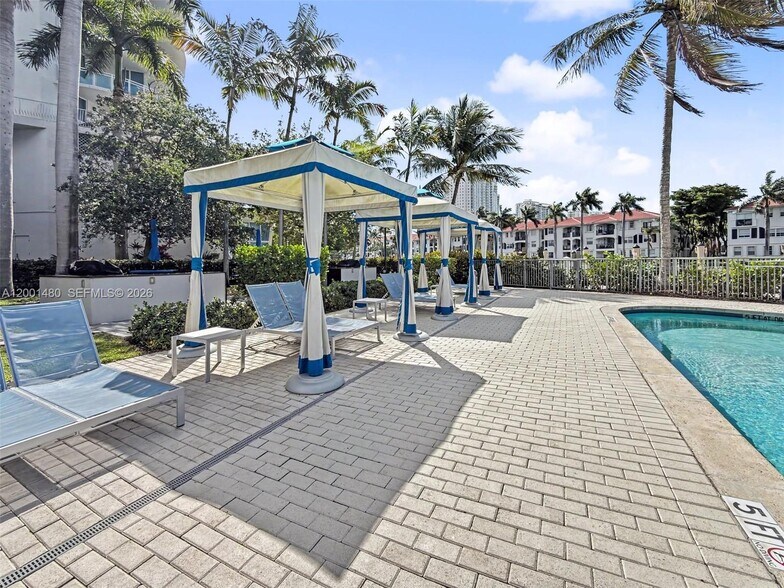 Building Photo - 2950 NE 188th St