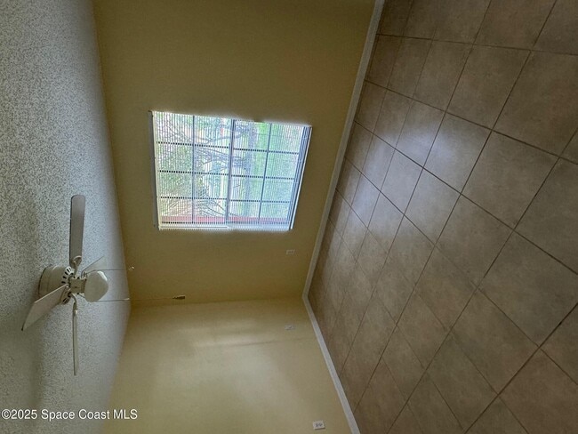 Building Photo - 774 John Adams Ln