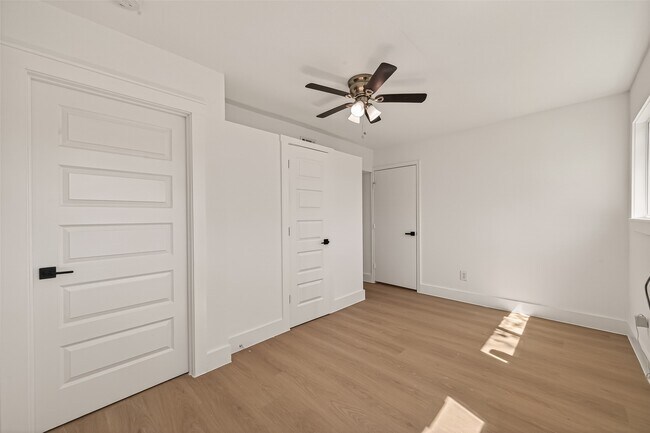 Building Photo - 3209 McCrarey Dr