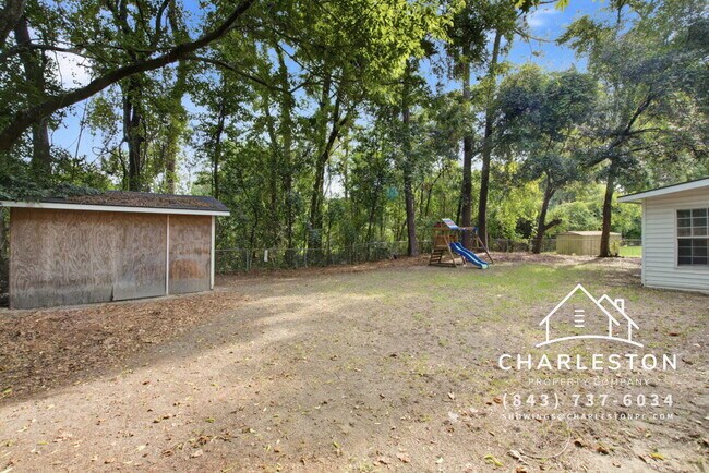 Building Photo - 1860 Piper Dr