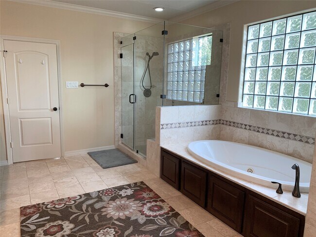 Building Photo - 5031 Cheena Dr