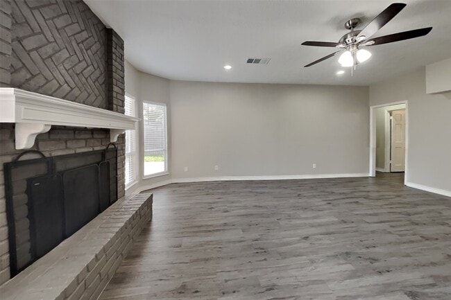 Building Photo - 12127 Rocky Lake Dr