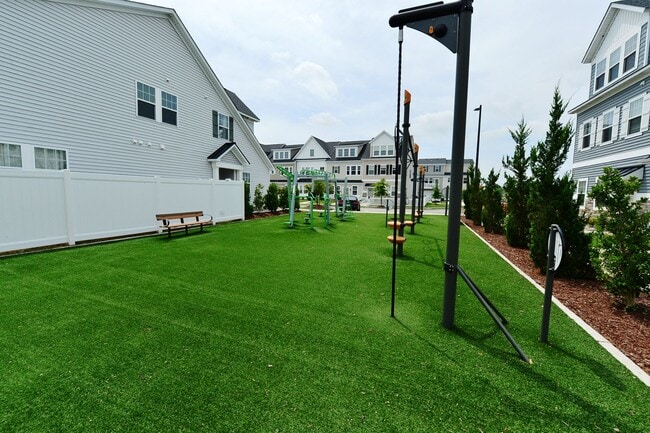 Building Photo - Grassfield High School!