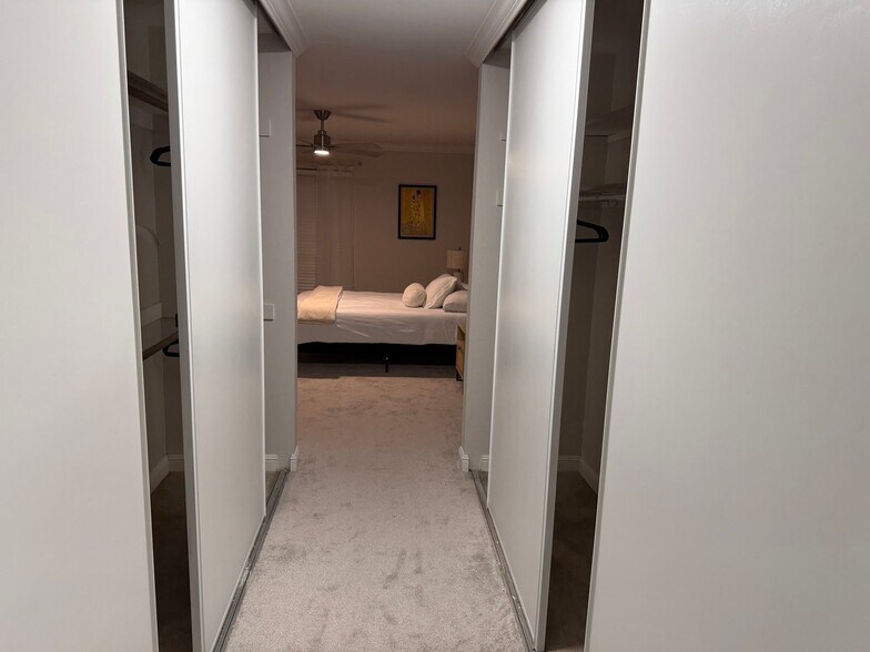 Building Photo - 8985 Alcosta Blvd
