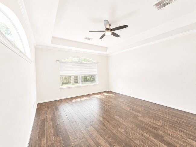 Building Photo - 98 W Knightsbridge Dr