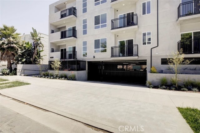 Building Photo - 14810 Delano St