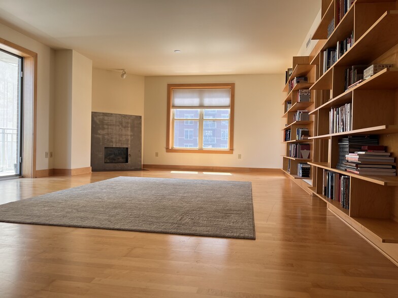 living room - 333 W Mifflin St