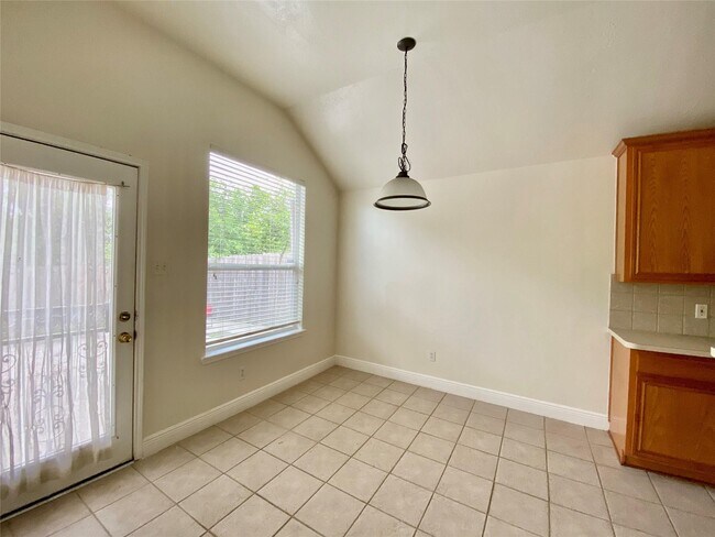 Building Photo - 10323 Stanbrook Dr