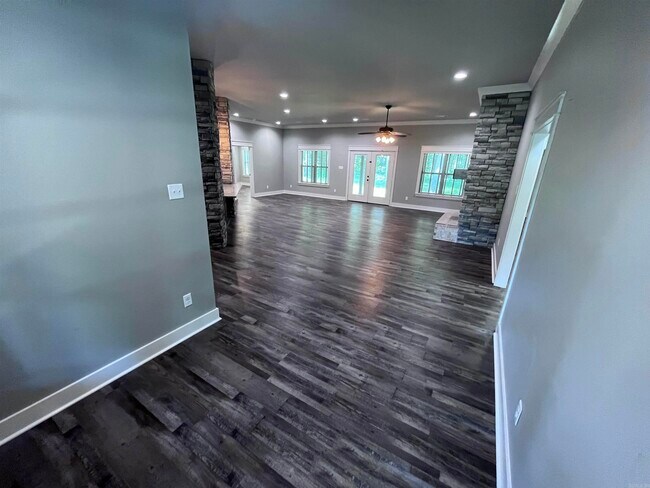 Building Photo - 206 Bridgewood Dr