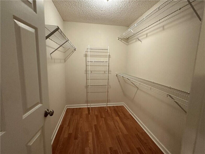 Building Photo - 7235 Treyburn Dr
