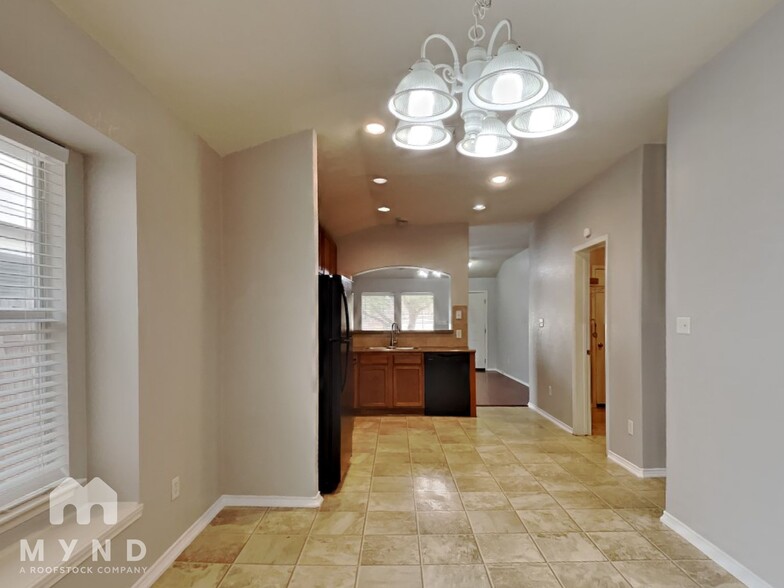 Building Photo - 3603 Aranda Fields