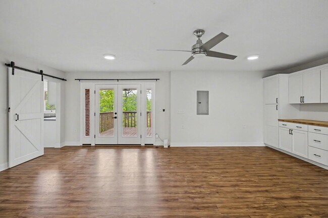 Building Photo - 415 Mountain View Rd