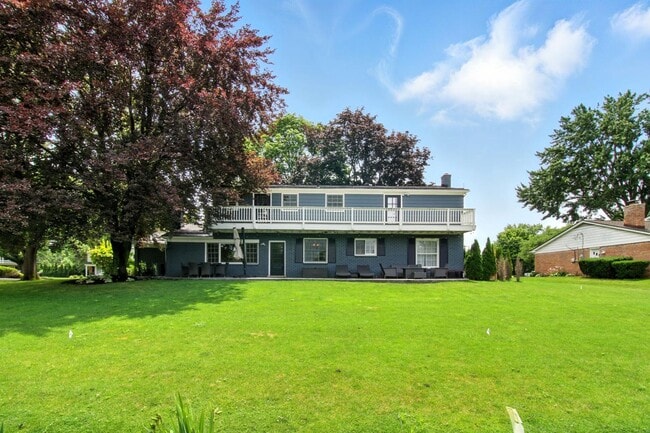 Building Photo - 5840 Sutters Ln