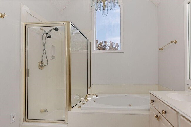 Building Photo - 12374 Lake Vista Dr