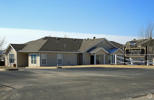 Building Photo - Edgewood at the Gables