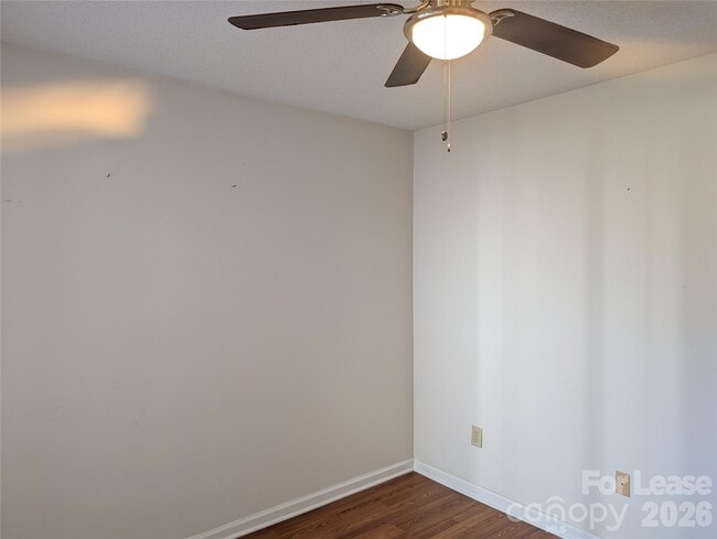 Building Photo - 943 Southwest Dr