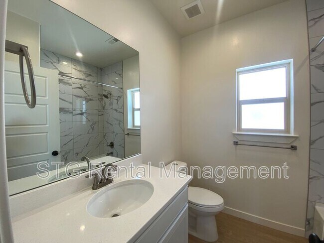 Building Photo - 767 W Scarlet Hill Dr