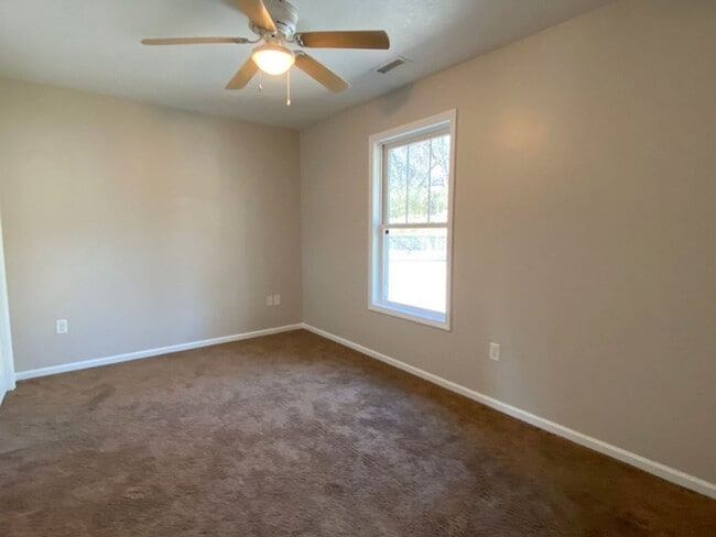 Building Photo - West Asheville Location