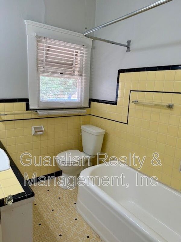 Building Photo - 59 W Encanto Blvd