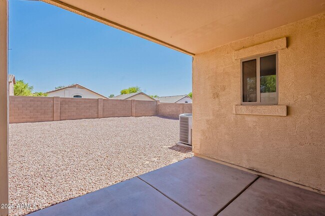 Building Photo - 1279 W Jersey Way