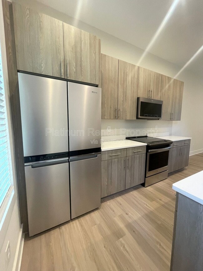 Building Photo - 146 Color Cir