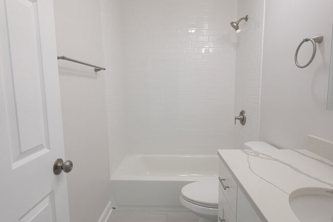 Building Photo - 3430 Blue Ridge Dr