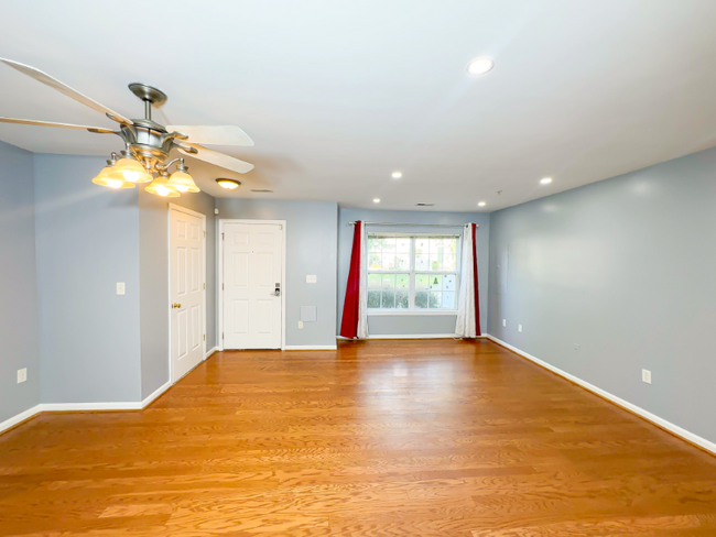 Building Photo - 1632 Briarview Ct