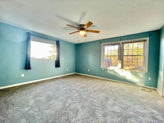 Building Photo - 83 Derryfield Ct