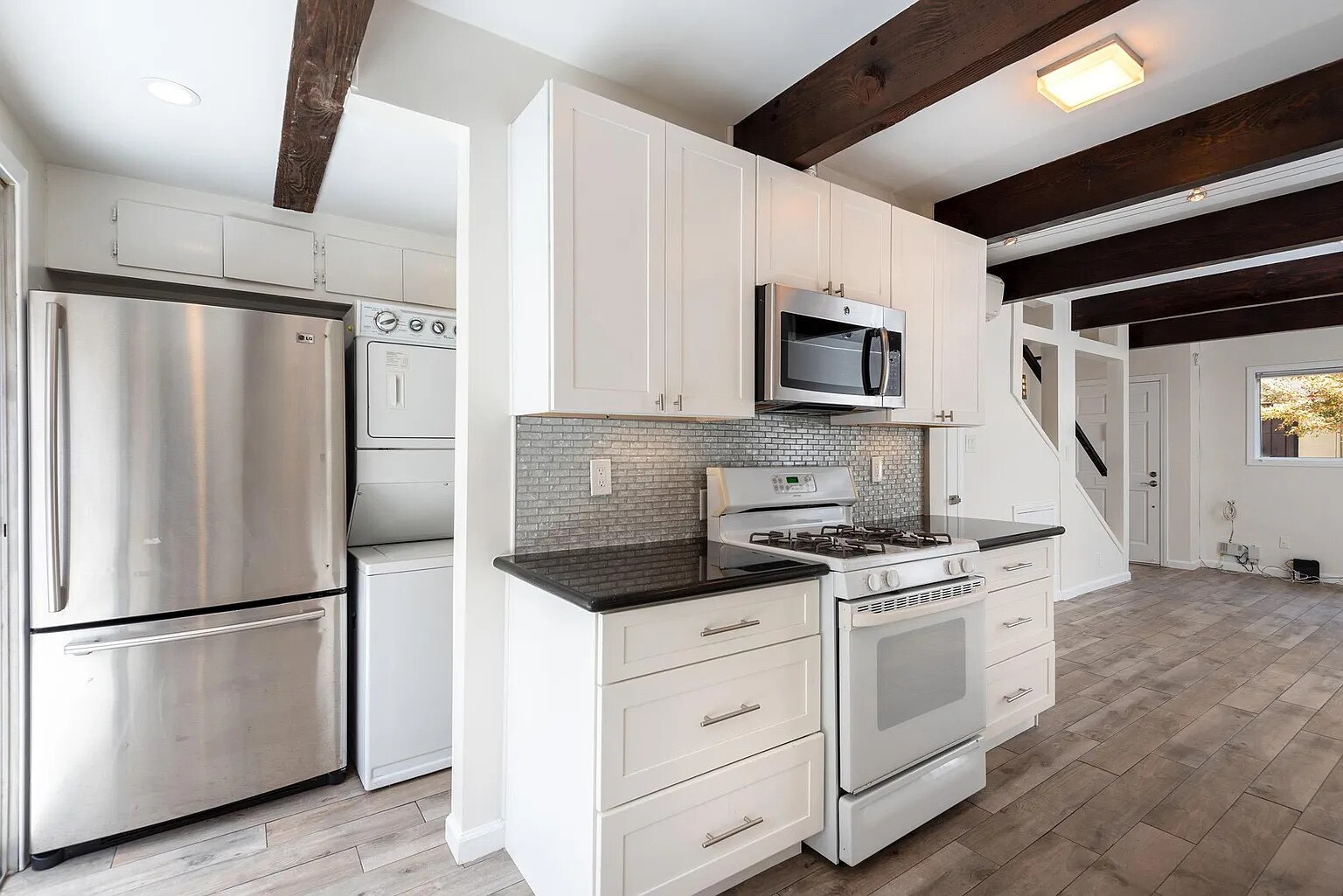 Building Photo - 4040 Grand View Blvd