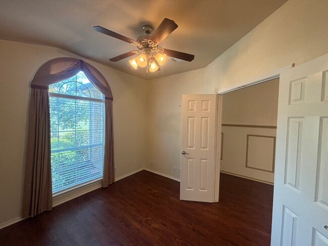 Building Photo - 1813 Slate Creek Dr