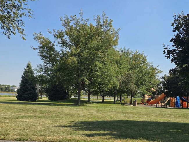 Building Photo - 337 Devoe Dr