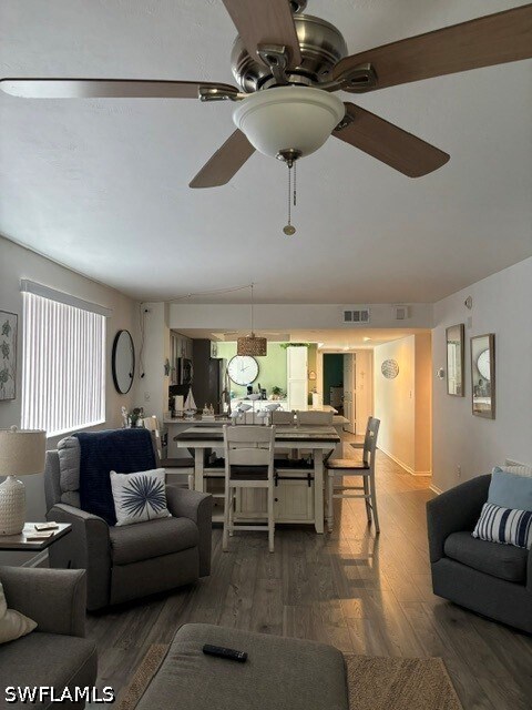 Building Photo - 290 Naples Cove Dr