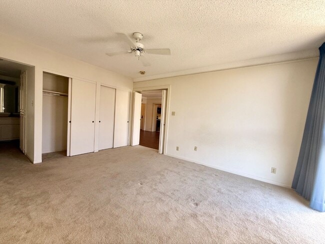 Building Photo - 7701 Wurzbach Rd