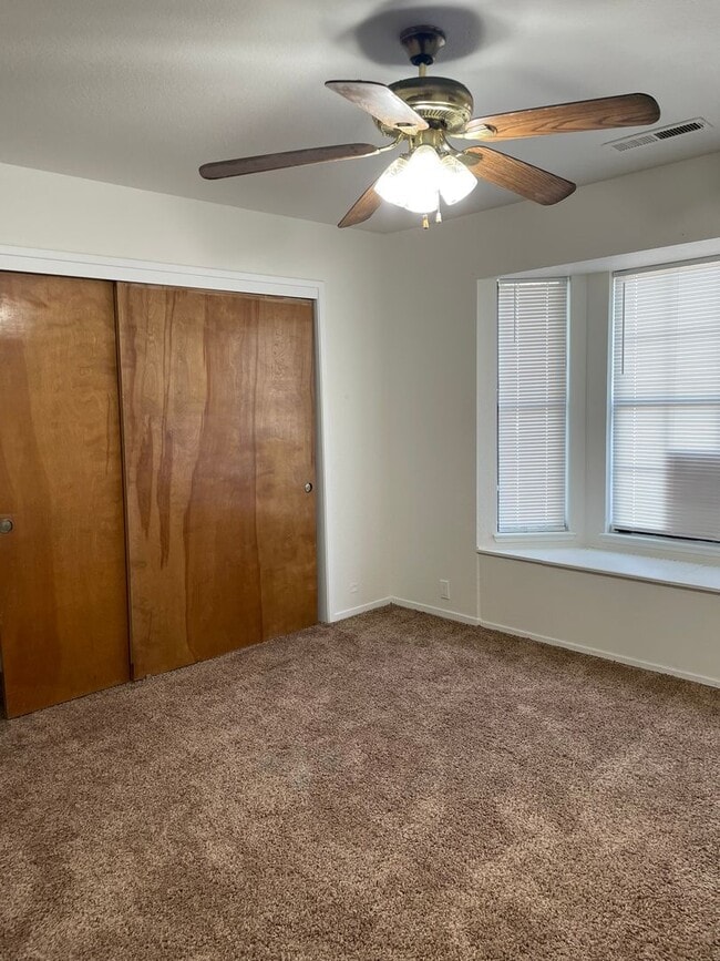 Building Photo - Charming 4-Bedroom, 2-Bathroom Home – Your Perfect Summer Move-In!