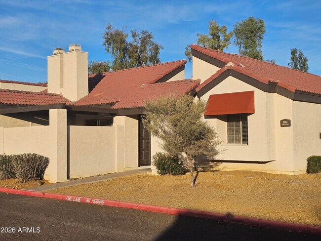 Building Photo - 2144 E Center Ln