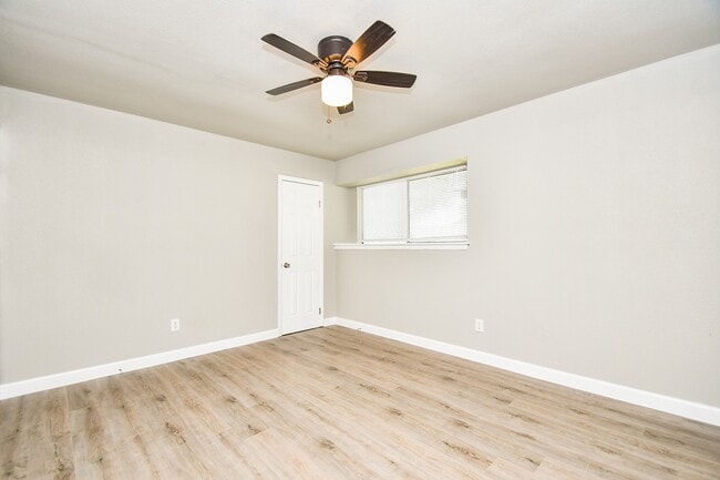 Building Photo - 6911 Winding Trace Dr