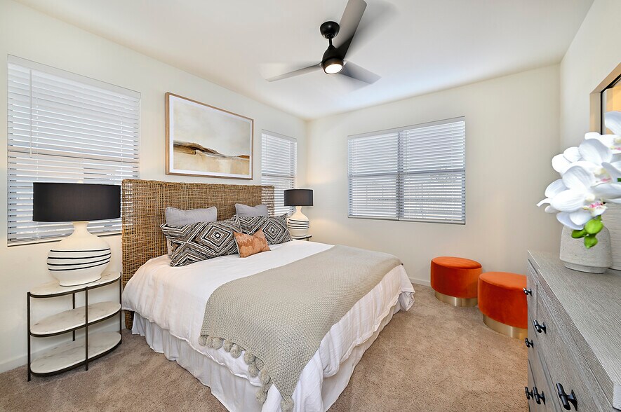 Building Photo - Acequia Lofts