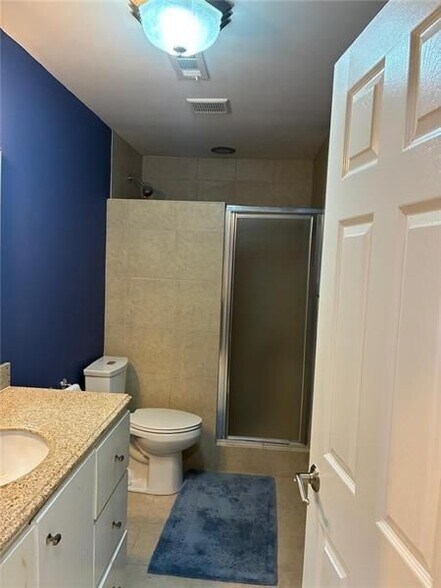 Building Photo - 1880 Manor View