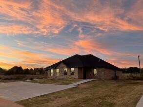 Building Photo - Off Silo rd/Walking distance to Silo schoo...
