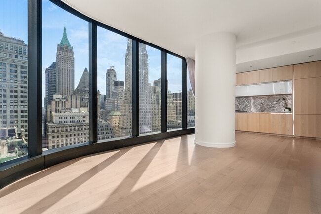 Primary Photo - 125 Greenwich St