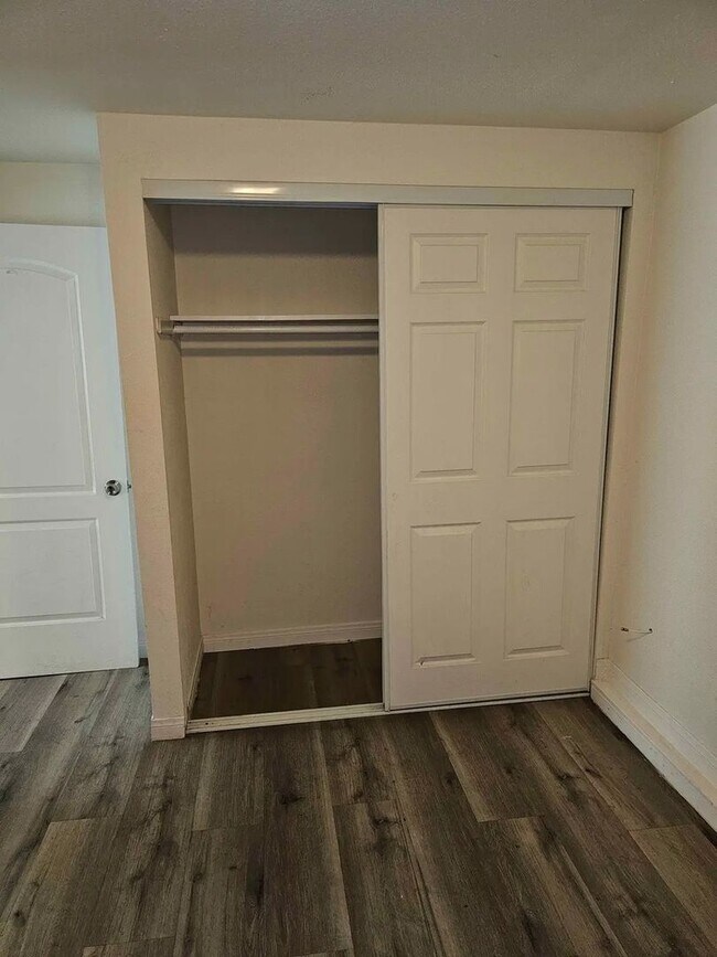 Building Photo - Charming  1BR Private Backhouse in San Bernardino