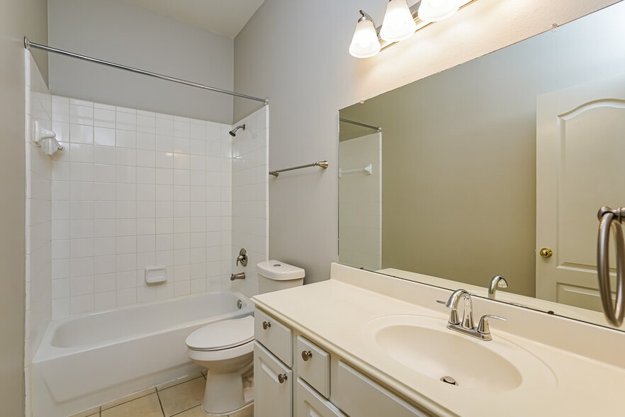 Building Photo - 24026 Hackberry Creek Dr
