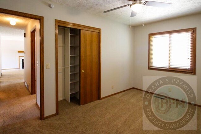 Building Photo - $500.00 off the Deposit Cul-de-Sac Comfort! 3-Bed Omaha Home with Huge Deck and Patio.