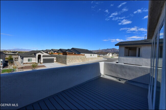 Building Photo - 600 Logwood Ave